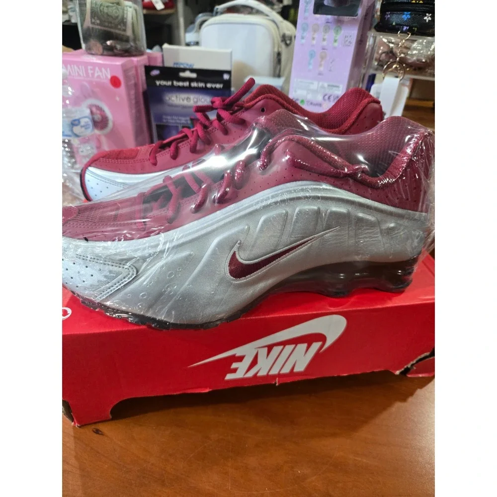 Nike Shox R4 Metallic Silver Team Crimson Sneakers HQ1988-009 Mens 9.5